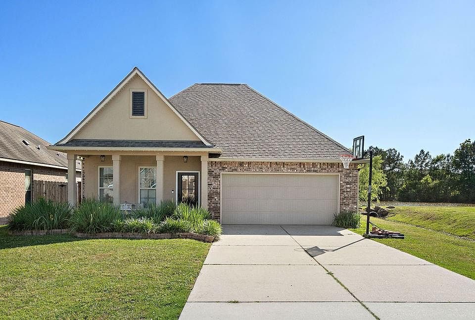 1st image of 70421 Chambly Ct