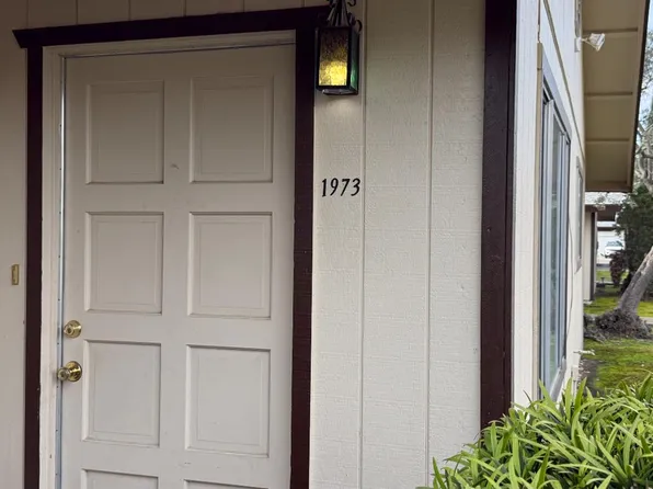 1973 Emma Lee Ln, Hanford, CA 93230