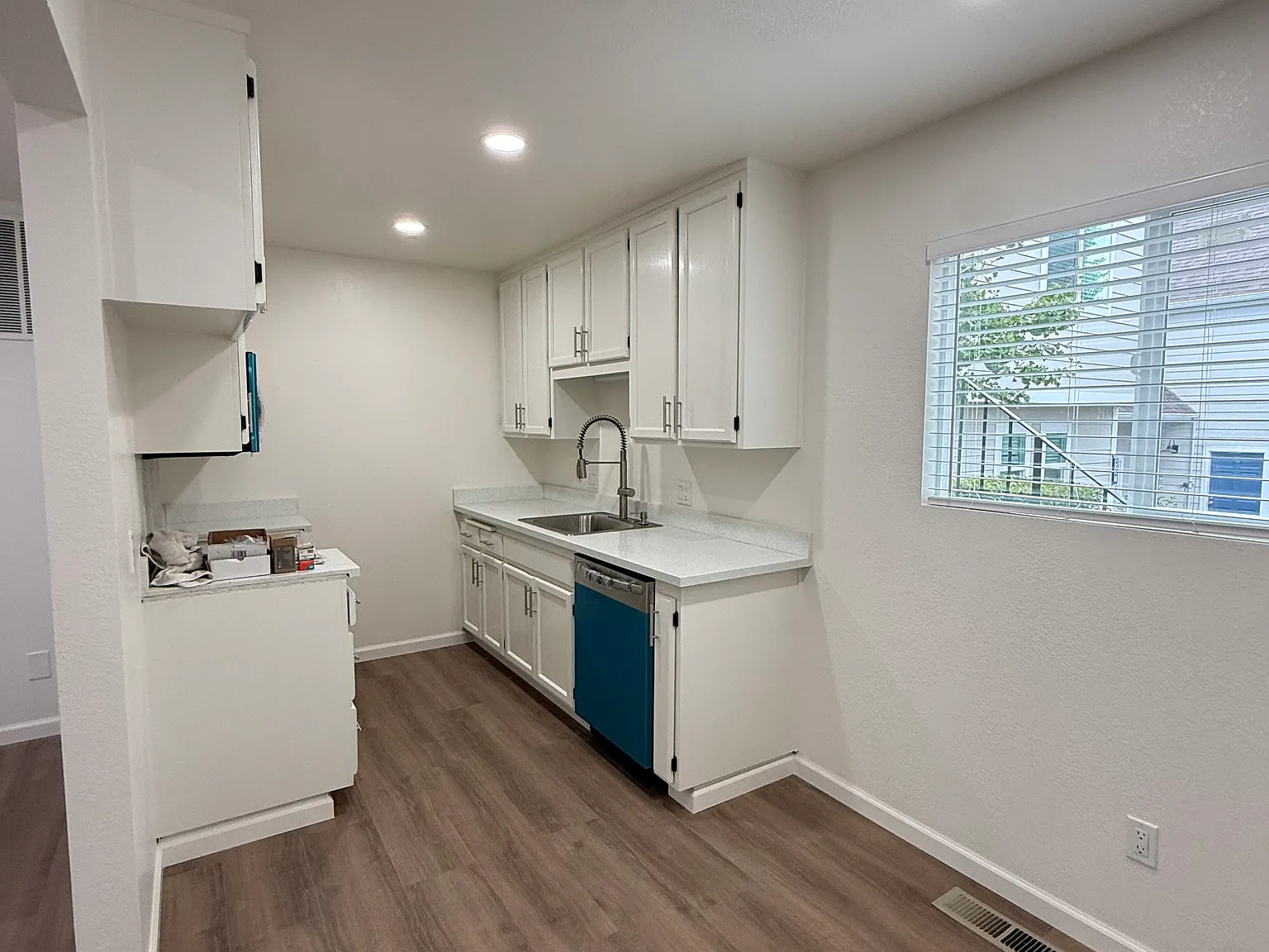 2 bed, 1000 sqft, $2,800 — Photo 2
