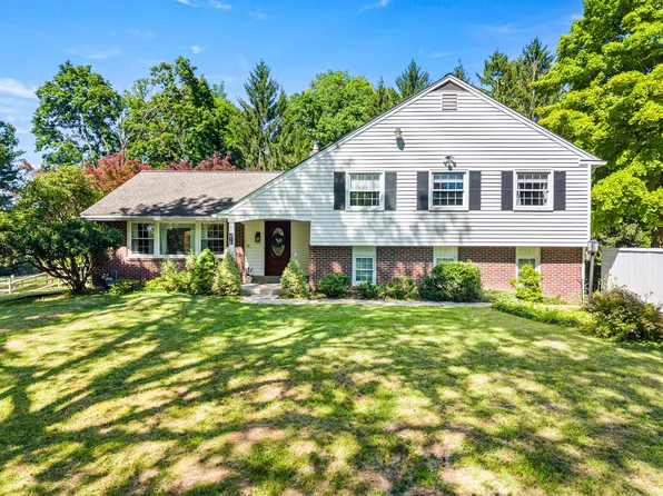 416 Yorkshire Rd, Bryn Mawr, PA 19010