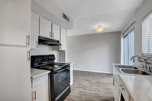 Green Tree Apartments Photo 1