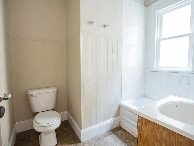 2724-2726 N Murray Duplex — Photo 43