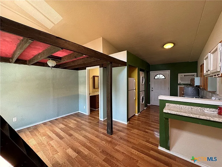 1108 W McCarty Ln #B — Photo 8