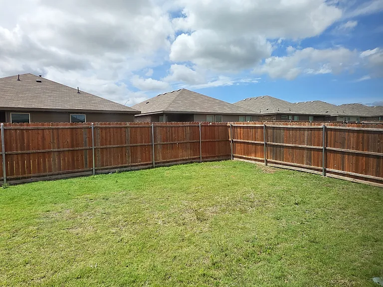 9021 Eagles Landing Dr — Photo 17