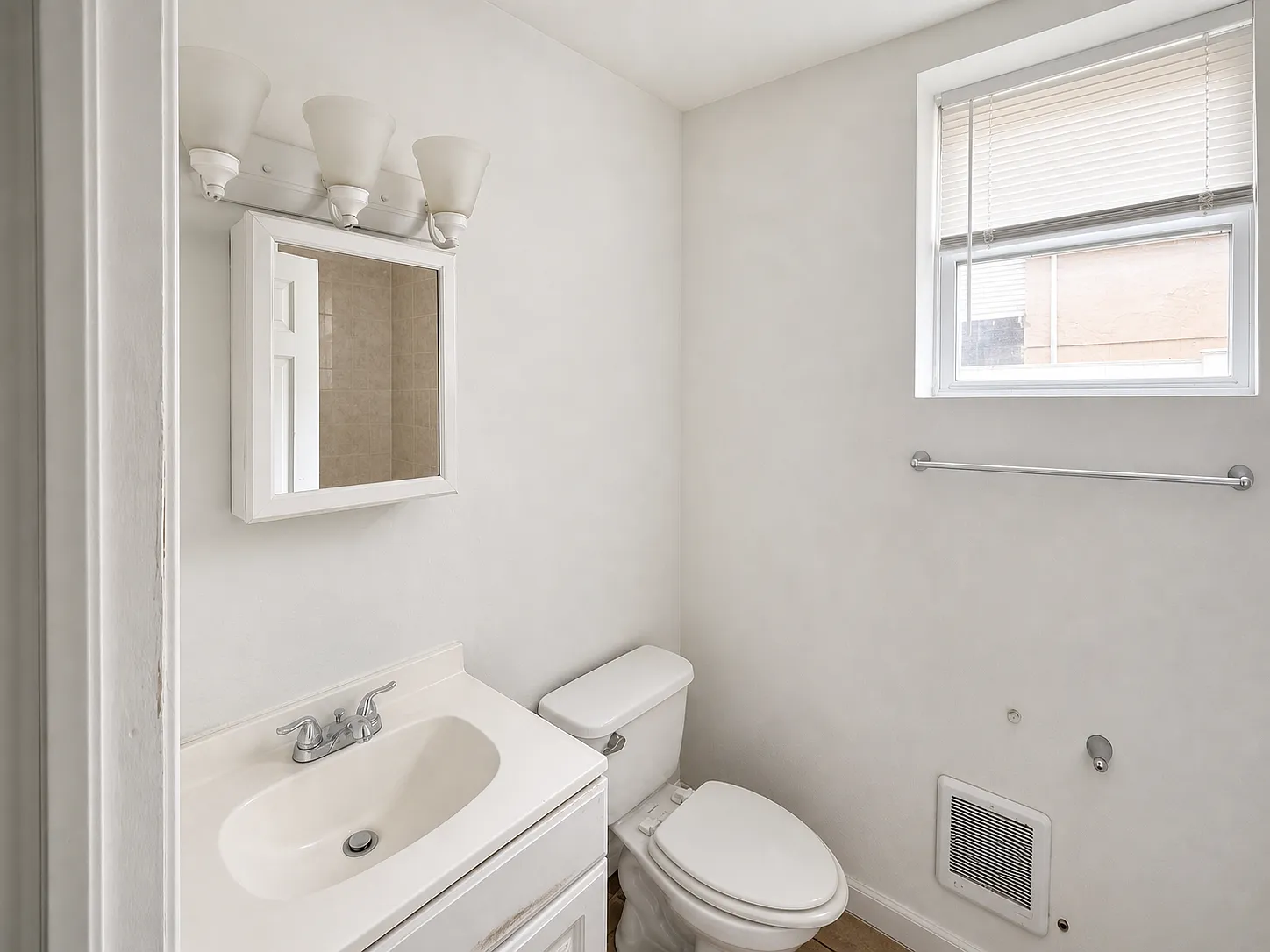 7314 Ogontz Avenue, Unit 1B — Photo 3