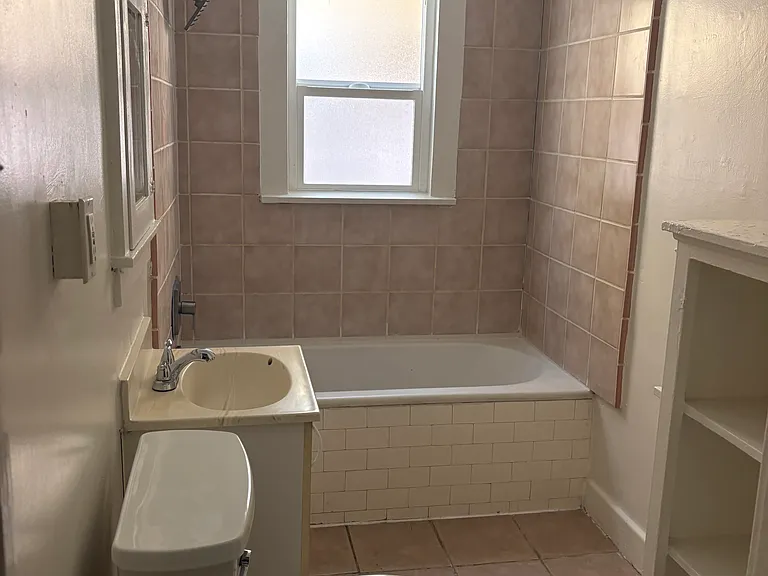 908 N Martel Ave #1 — Photo 5