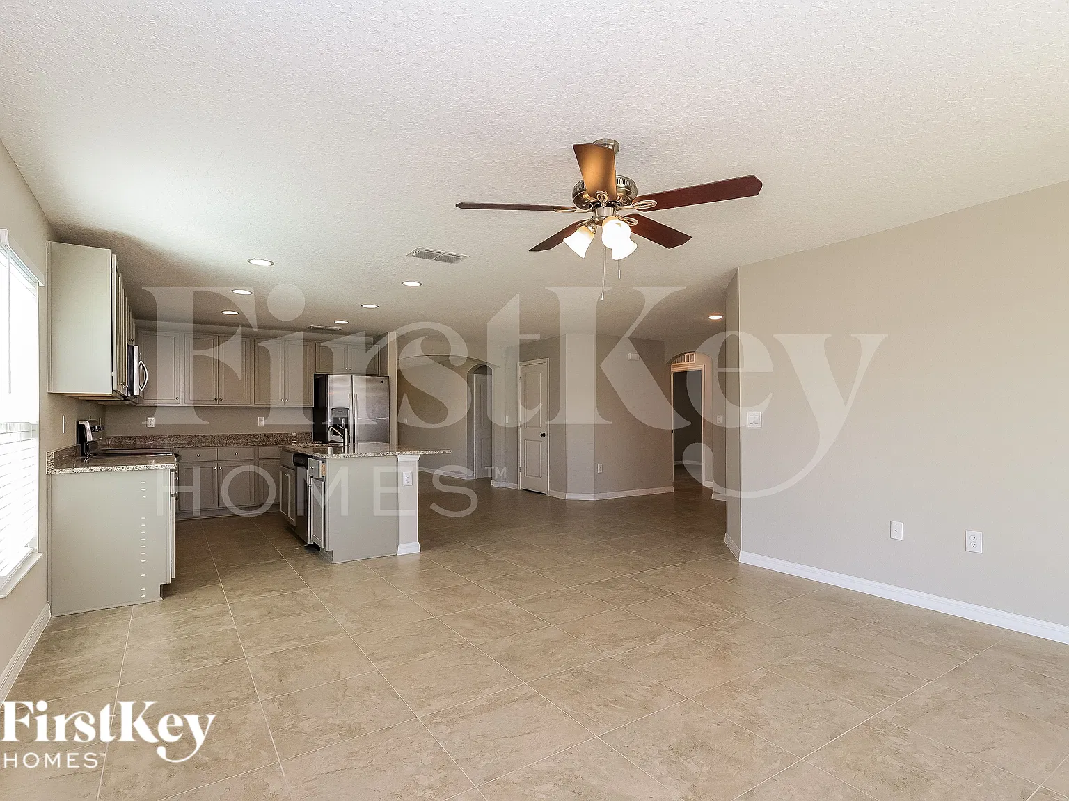 4 bed, 2.0 bath, 2110 sqft, $2,045 — Photo 4