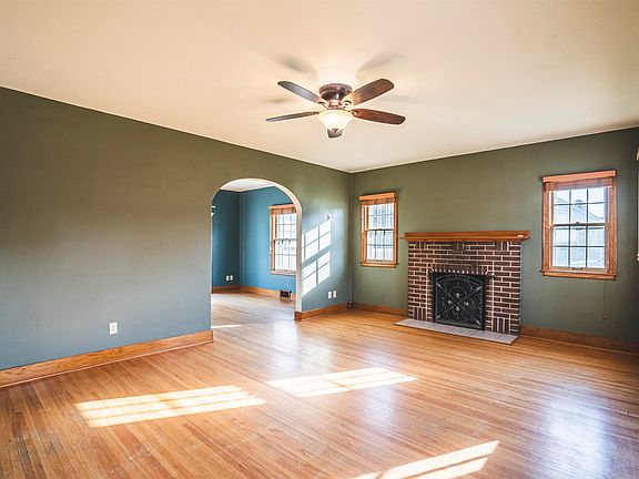 5th image of 515 1st St NE