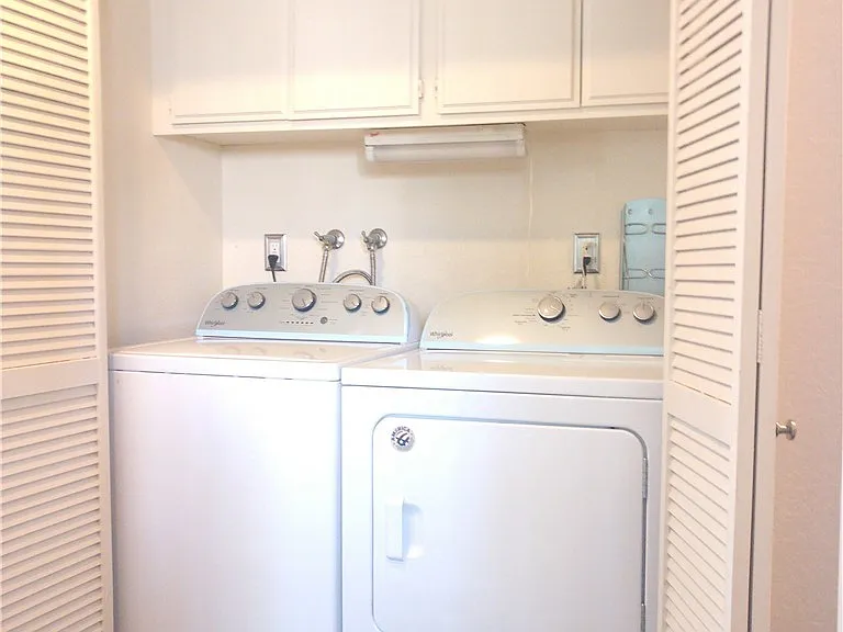 180 Greenmoor — Photo 12
