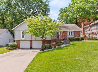 10819 W 102nd St, Overland Park, KS 66214