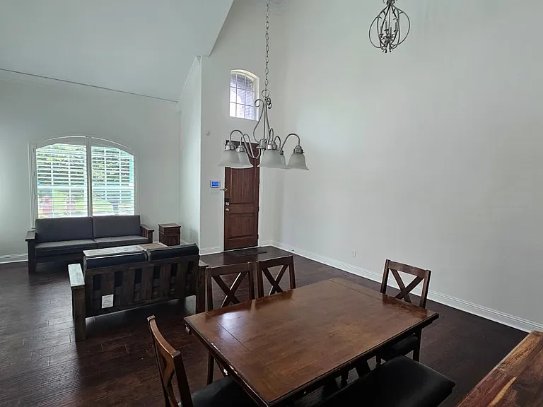 3613 Glenhome Dr — Photo 3