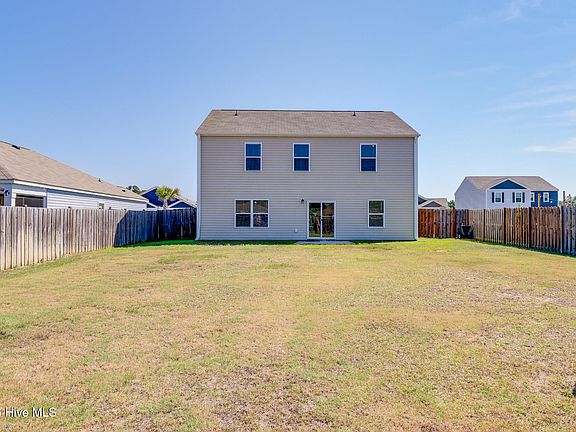 4th image of 681 Loftus Way NE