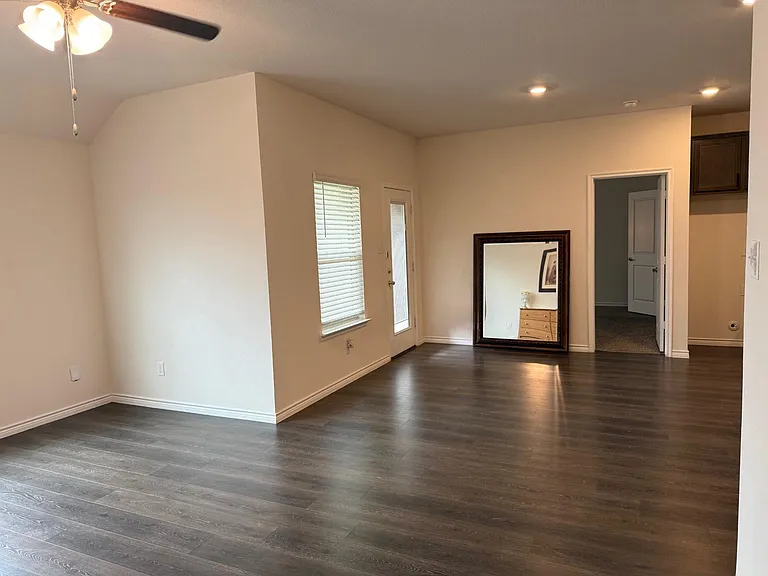 1412 Chestnut Cove Dr — Photo 6