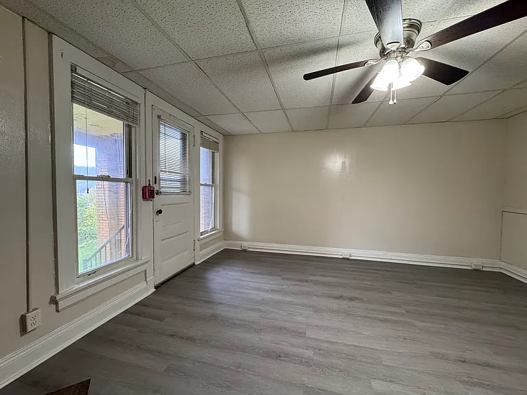 719 Main St #7 — Photo 3
