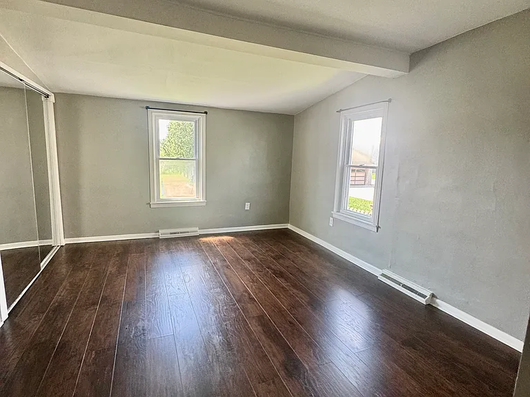 1537 Mount Pleasant Connell Rd — Photo 13