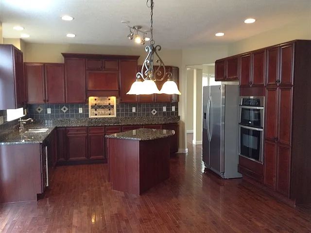 1060 Arbor Springs Dr — Photo 2