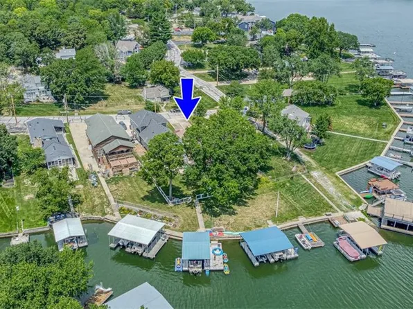 9 N Lake Shore Dr, Lake Lotawana, MO 64086