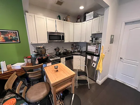 Rented by CNYC Apartments | media 24