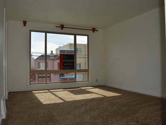 3rd image of 3308 Vicente St