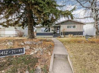 8412 71st St NW, Edmonton, AB T6B 1X4