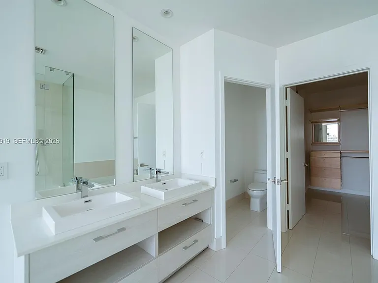 45 SW 9th St #4906 — Photo 21