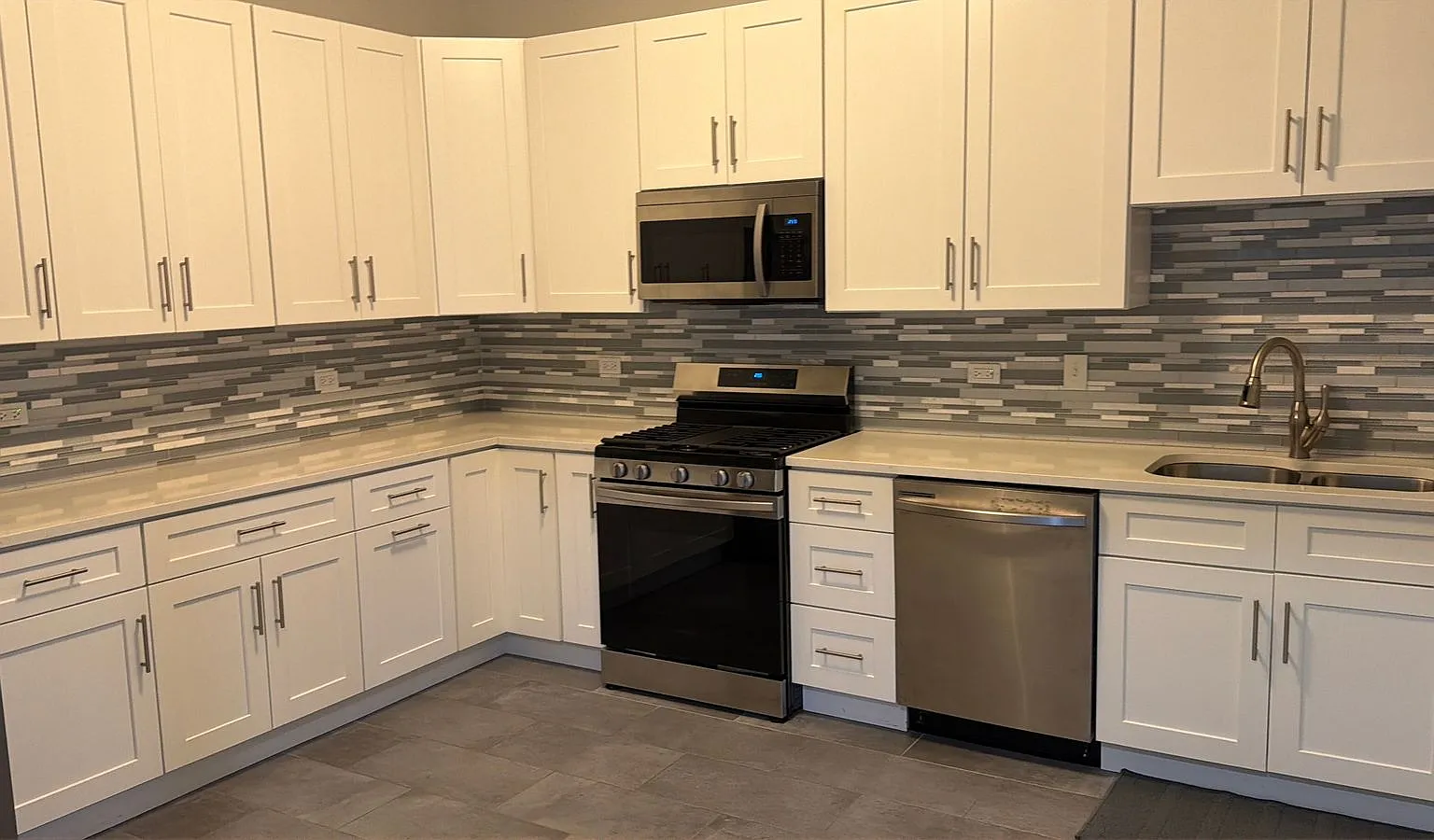 2 bed, 1000 sqft, $2,350 — Photo 3