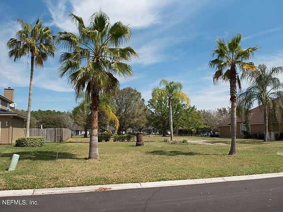 3rd image of 256 Village Green Ave