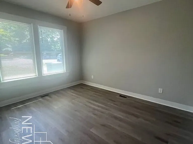 318 Alexander Ave — Photo 3