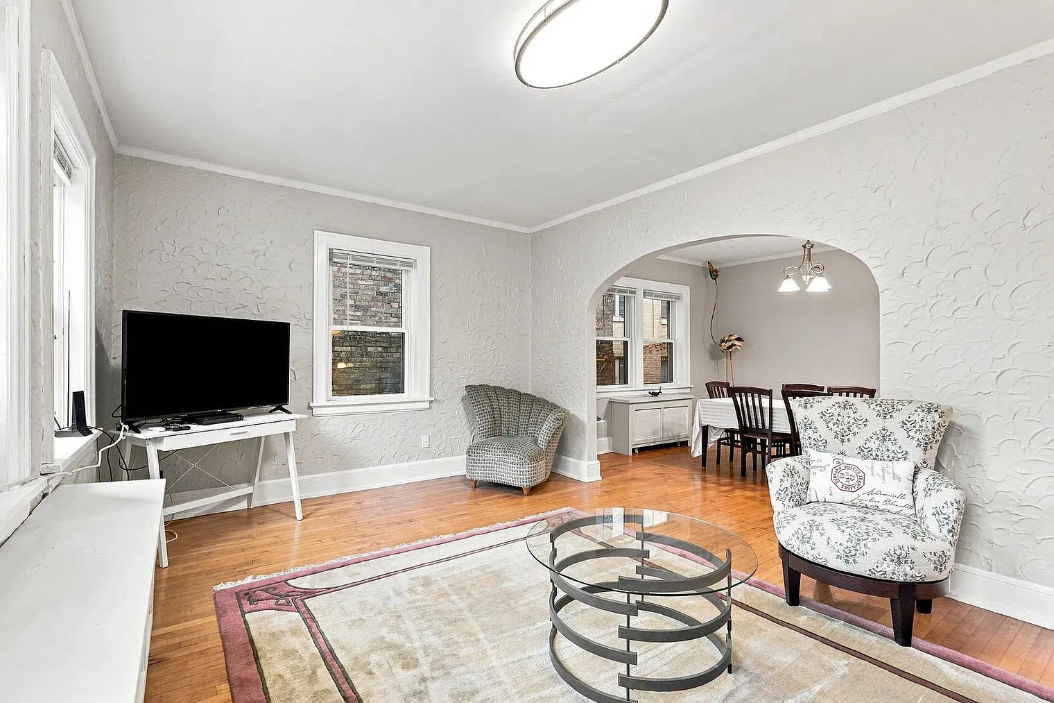 2 bed, 1.0 bath, 947 sqft, $3,429 — Photo 3