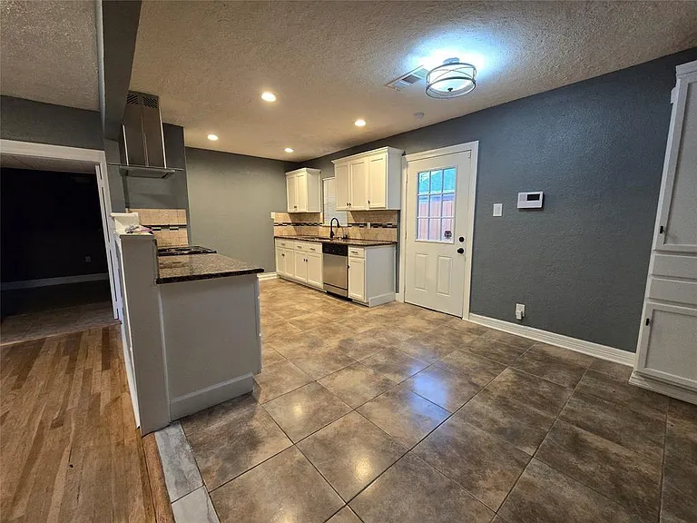 3309 Sunbeam St — Photo 8