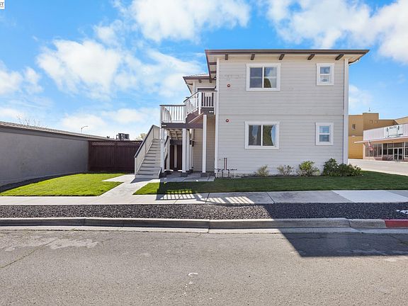 3rd image of 47 N 2nd St