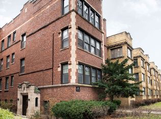 1130 W Maple St #1132-2, Chicago, IL 60610