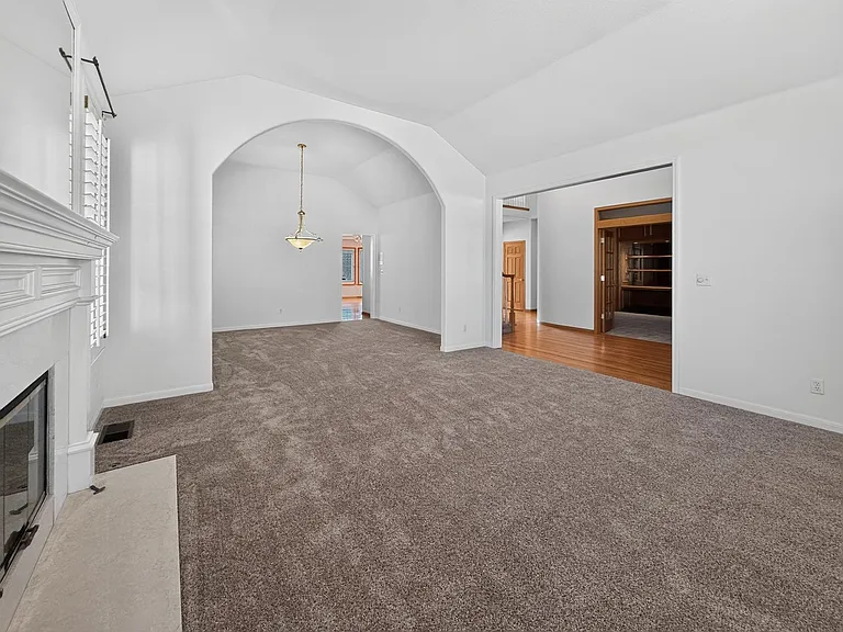 507 Woodfern Ct — Photo 6
