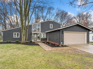 1642 Mendelssohn Dr, Westlake, OH 44145