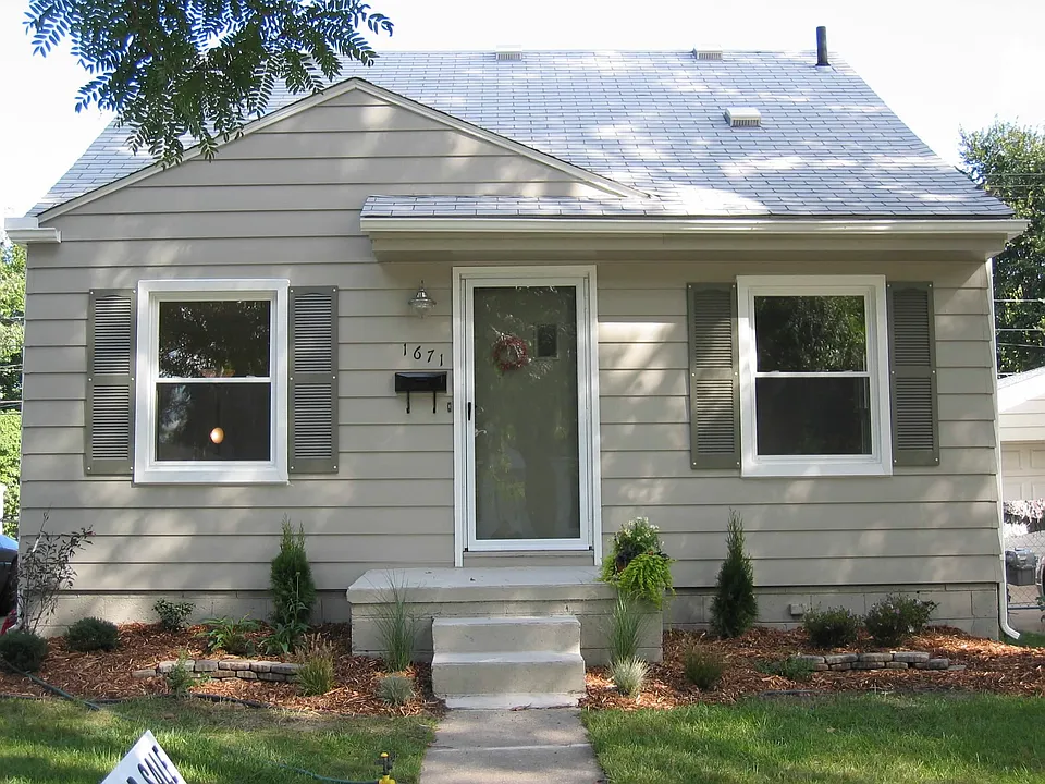 1671 Woodward Hts