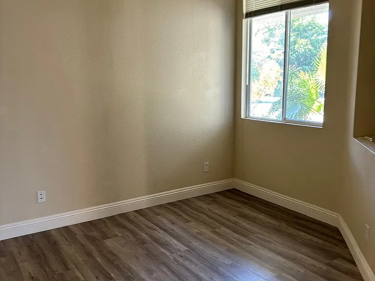 530 Bridgeford Dr — Photo 13