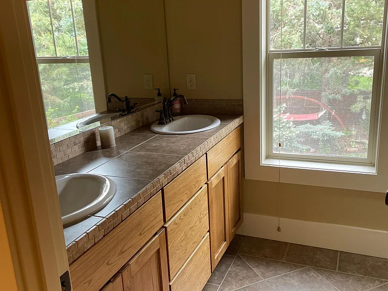 837 Yosemite Dr — Photo 29