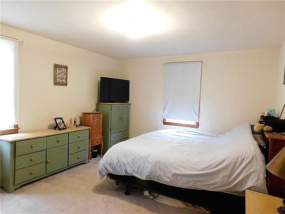4th image of 1549 Longview Dr