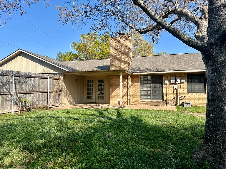 4310 Buckskin Trl — Photo 16