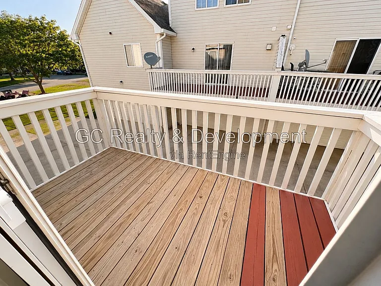 312 Fieldstone Ct — Photo 17