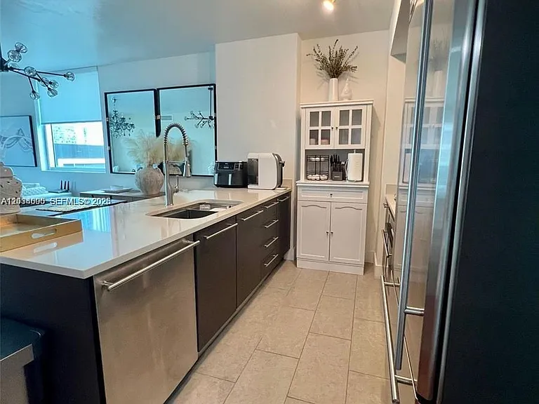 500 Brickell Ave #1410 — Photo 9