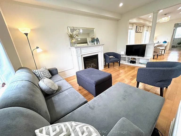 55 Dufay Rd — Photo 9