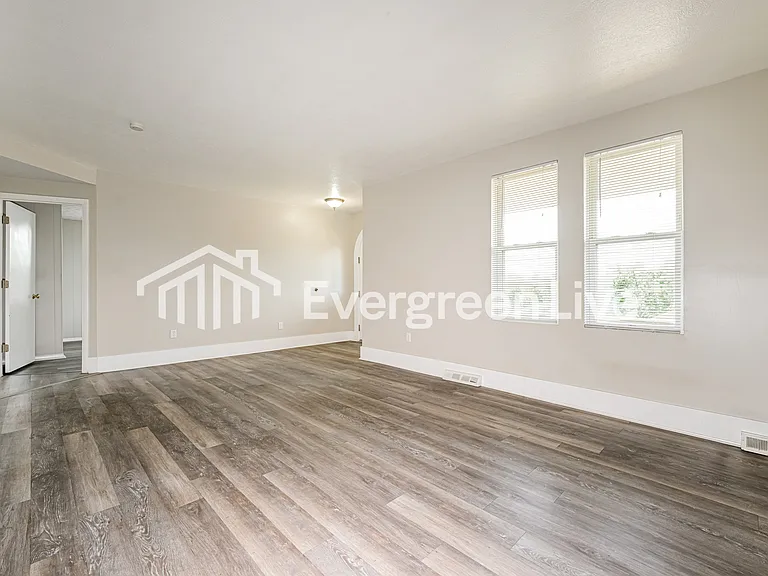 743 Wolf Ave — Photo 3