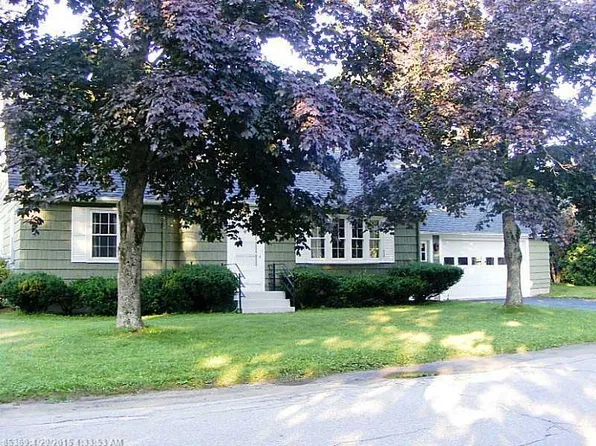 4 Champlain Ave, Lewiston, ME 04240