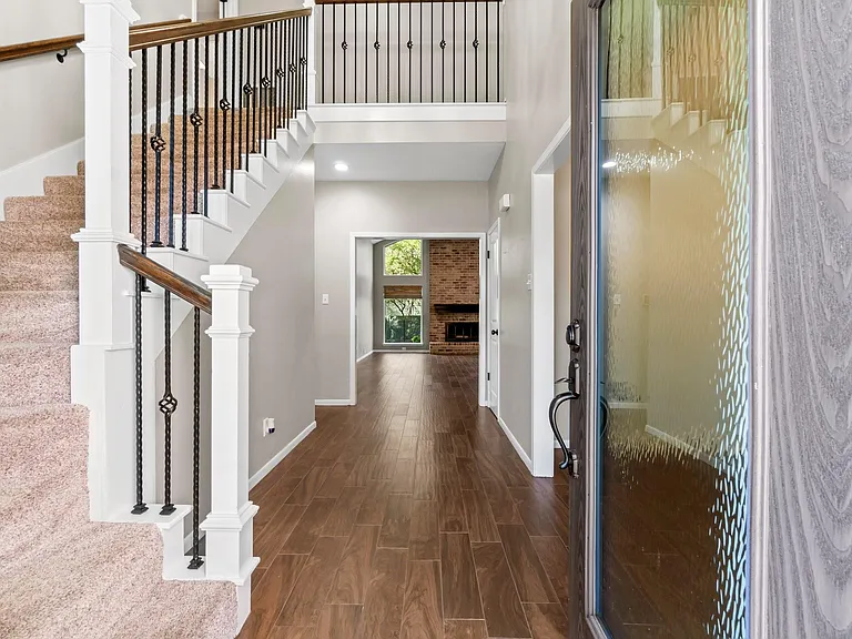 7 Elwood Hills Ct — Photo 8