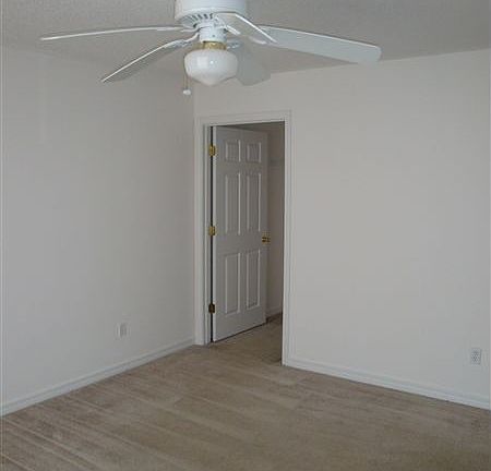Oakmont 2 br bedroom