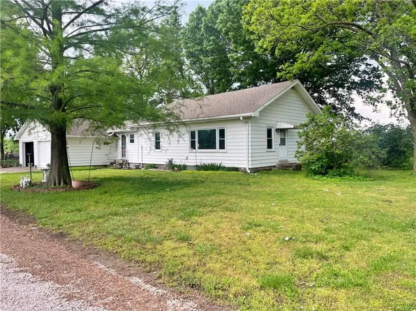 127 W North County Rd, Frontenac, KS 66763