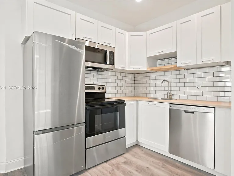 934 Michigan Ave #209 — Photo 12