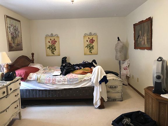 2nd image of 503 Hawley St