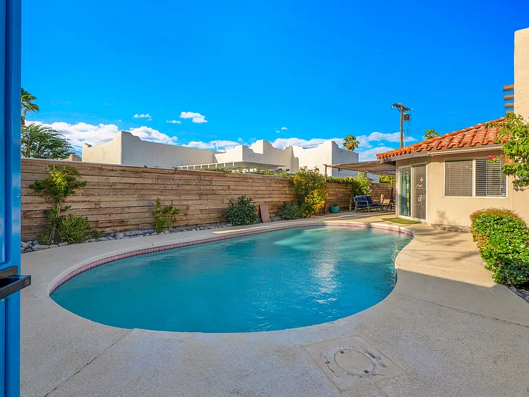 52420 Avenida Juarez — Photo 27